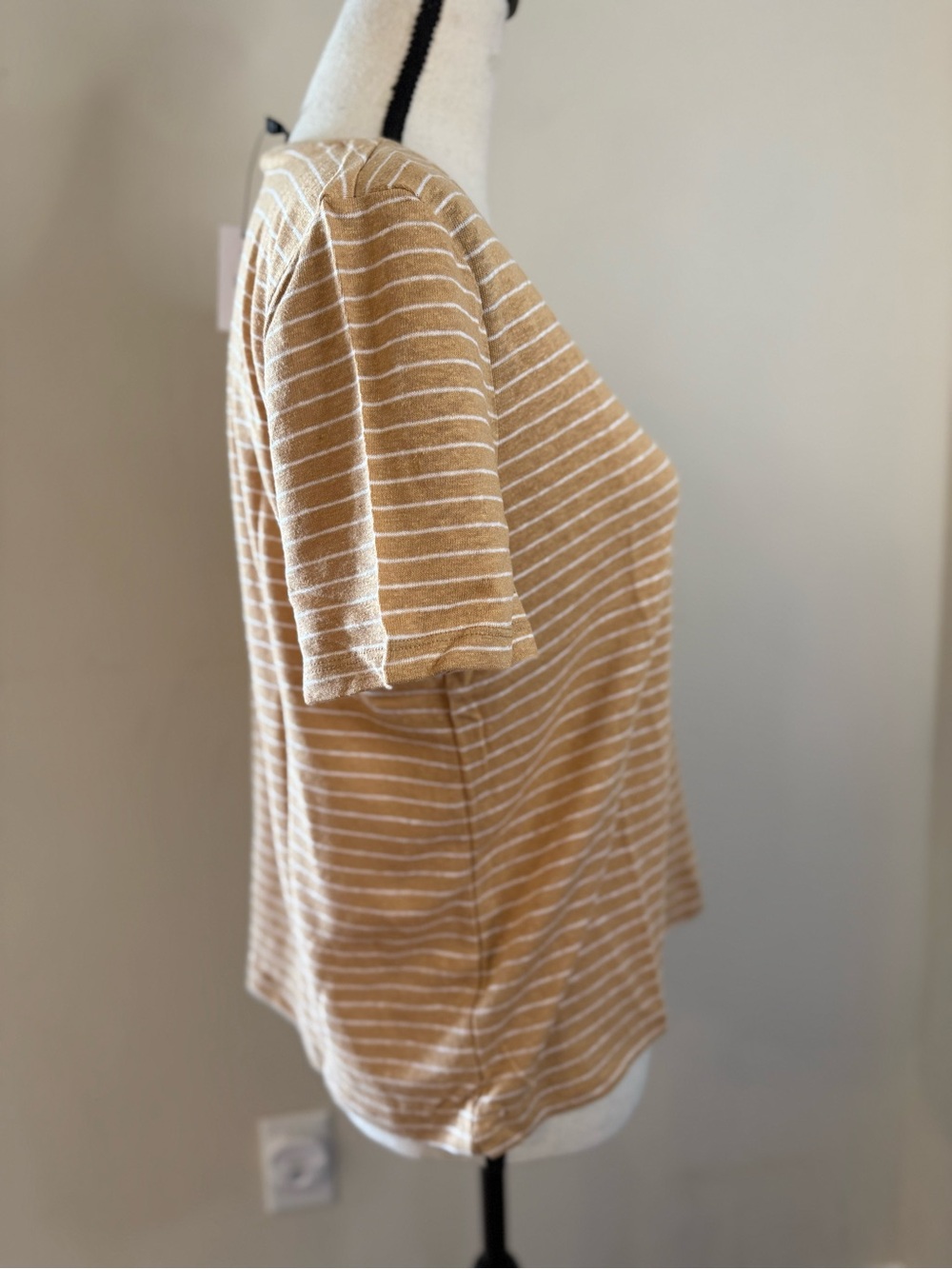 Banana Republic Factory linen blend tan white striped tee SZ M - Picture 2 of 12